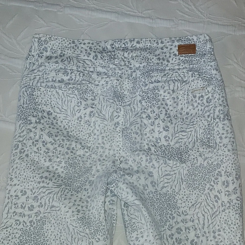 Seven7 Jeans - Picture 3 of 9